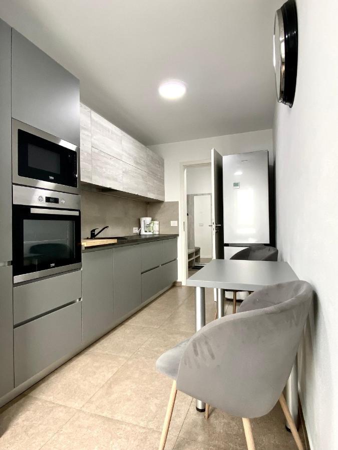 Astoria Apartment - Pet Friendly Брашов Экстерьер фото